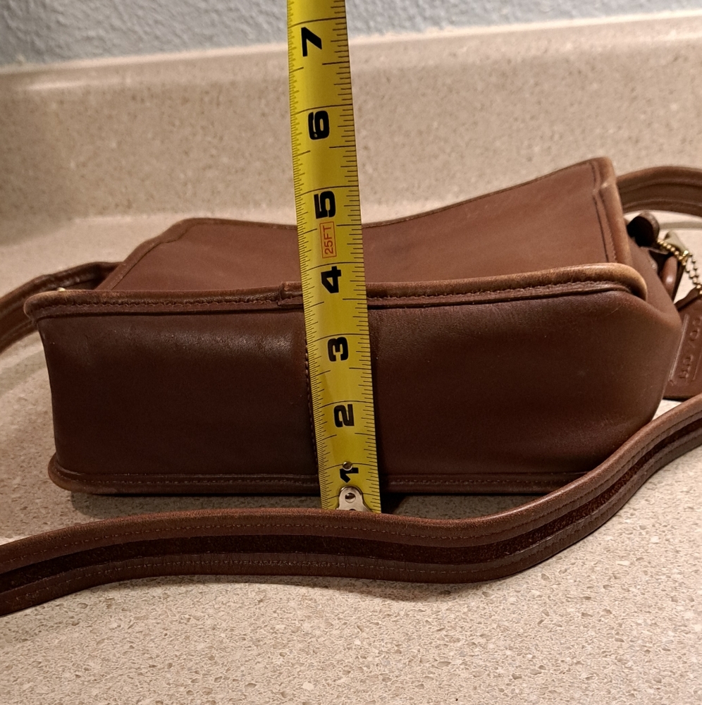 Vintage Coach Cognac Brown Leather Crossbody Bag - Picture 5 of 16